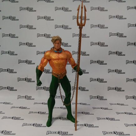 DC Collectibles New 52 Aquaman - Rogue Toys