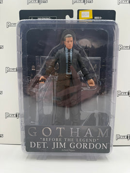 Diamond Select Toys Gotham “Before The Legend” Det. Jim Gordon