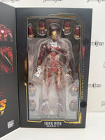 Three Zero Marvel Studios The Infinity Saga Avengers: Infinity War DLX Collectible Figure Iron Man Mark L