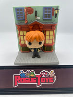 Funko POP! Harry Potter Deluxe Ron Weasley w/ Quality Quidditch Supplies 142