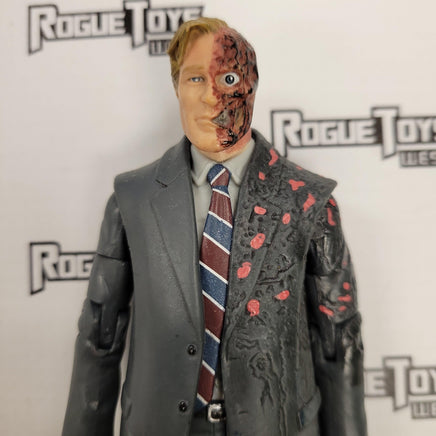 MATTEL DC Movie Masters Batman "Dark Knight Rises" Two-Face/Harvey Dent - Rogue Toys